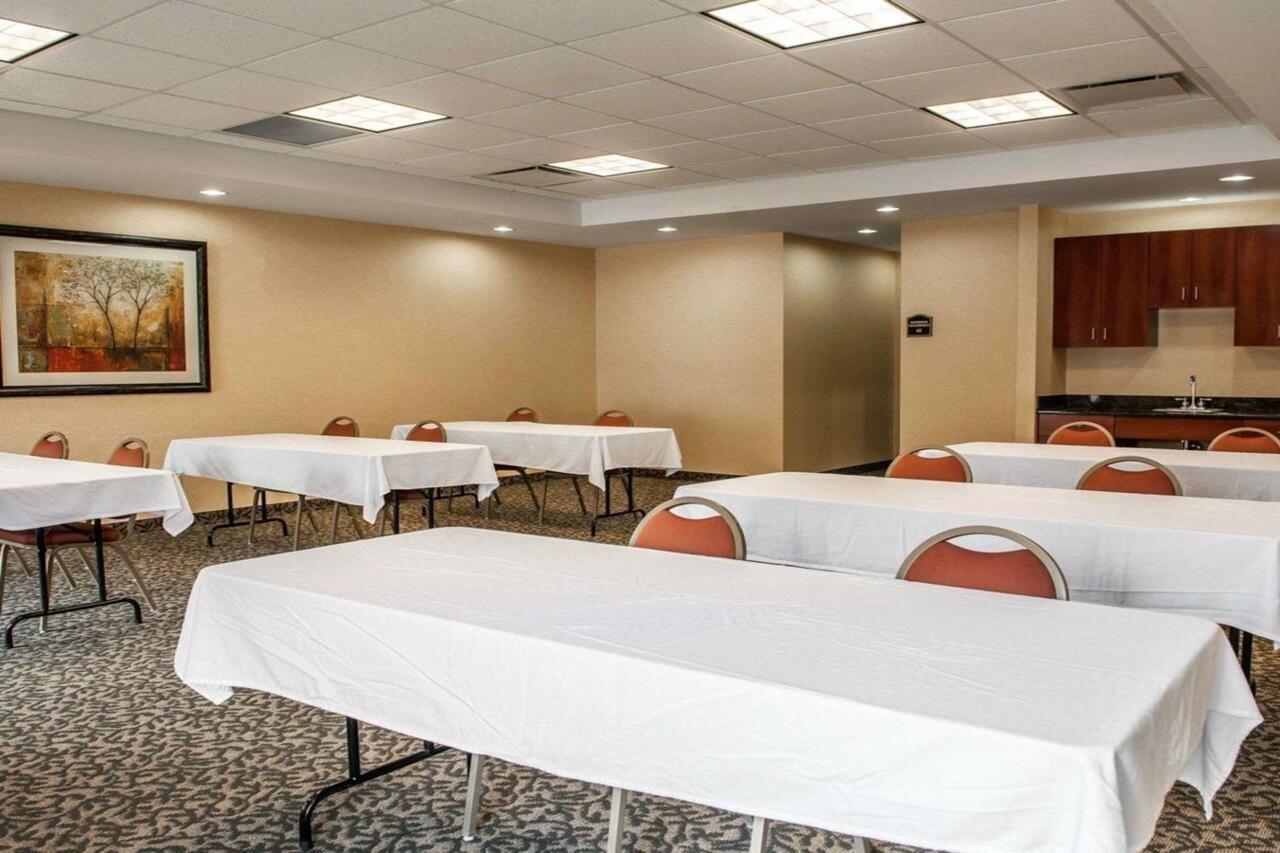 Comfort Suites Near Indianapolis Airport Ngoại thất bức ảnh
