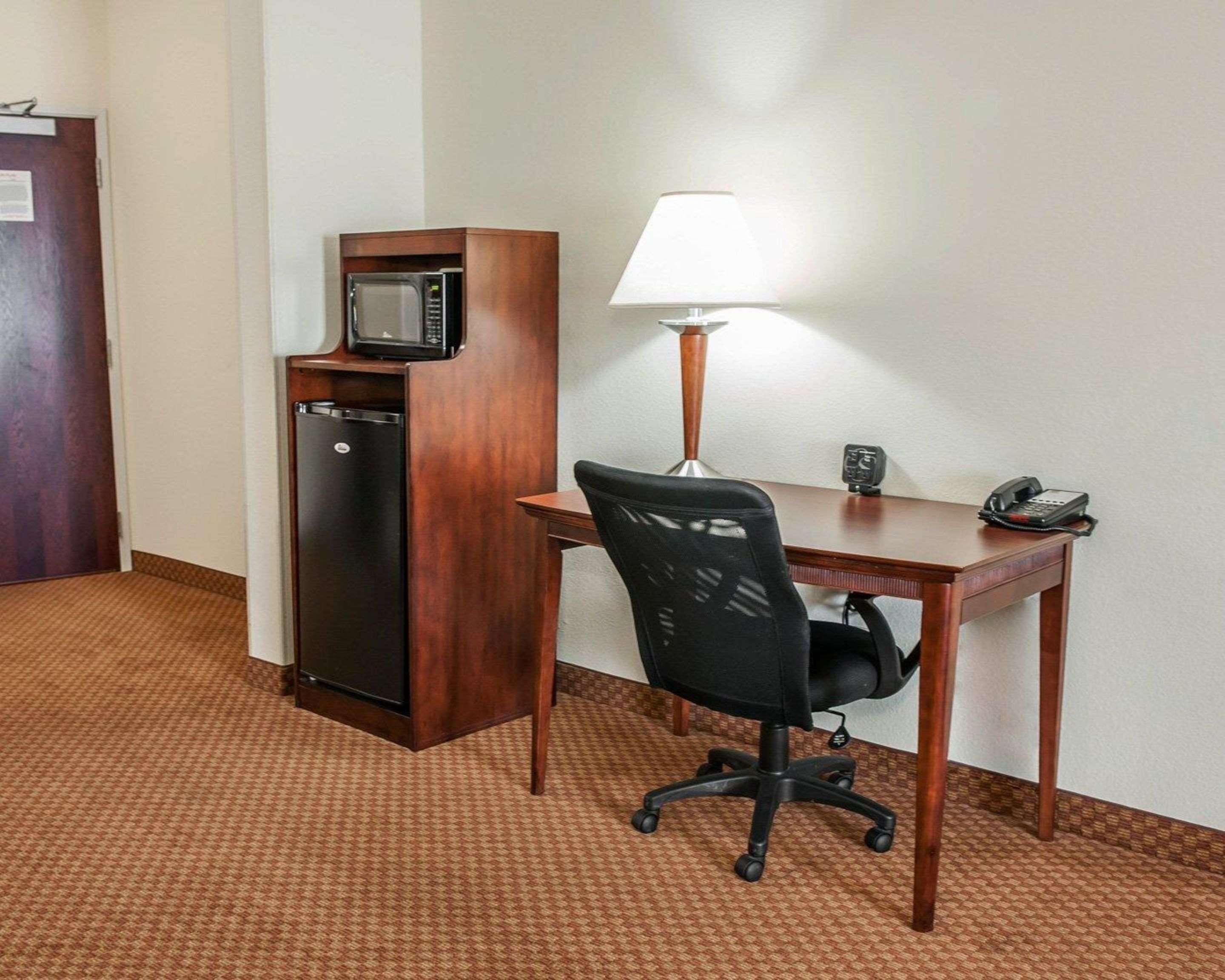 Comfort Suites Near Indianapolis Airport Ngoại thất bức ảnh